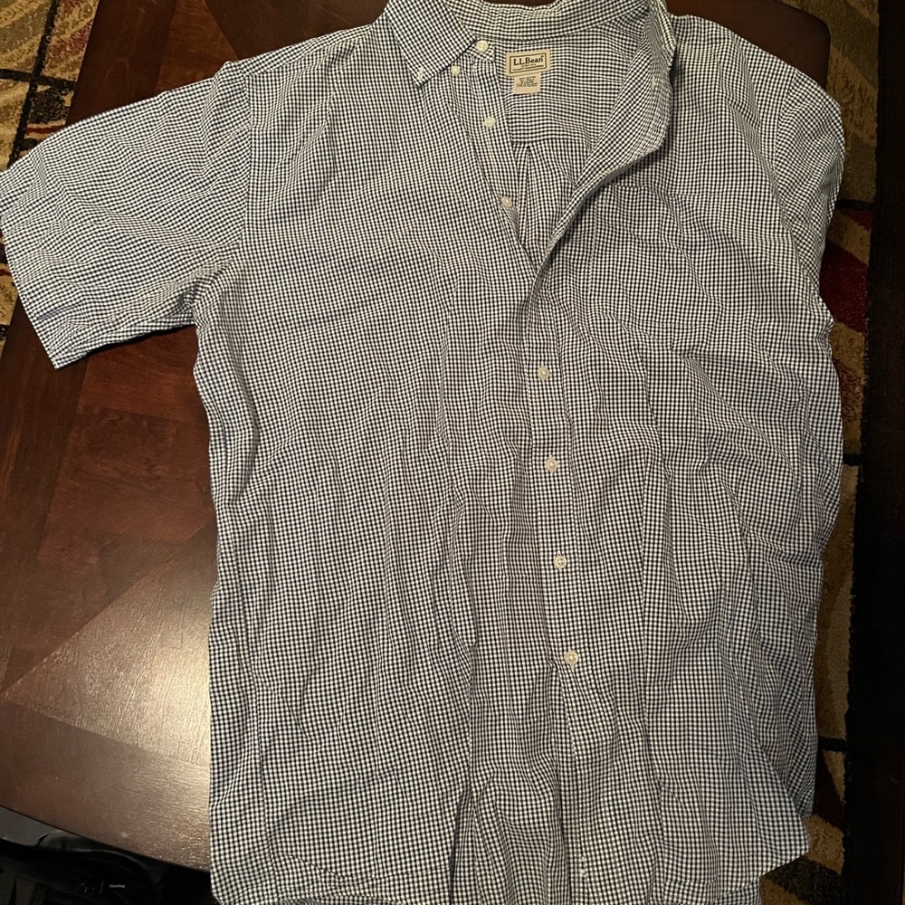 Short sleeve button up. Size XL Tall.